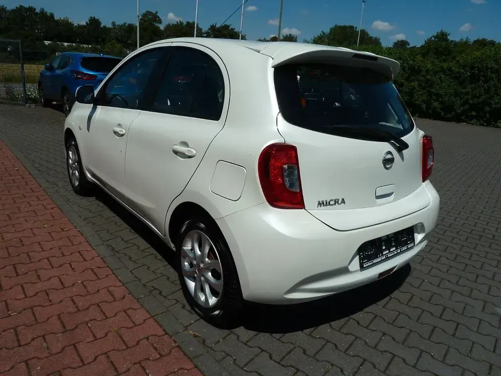 Gebraucht Nissan Micra Acenta 80 PS (58 kW) 2017 Weiß Kleinwagen