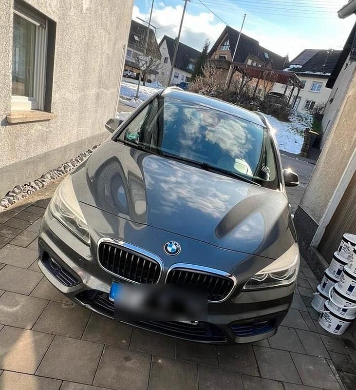 Gebraucht BMW 218 2016 Grau Kombi