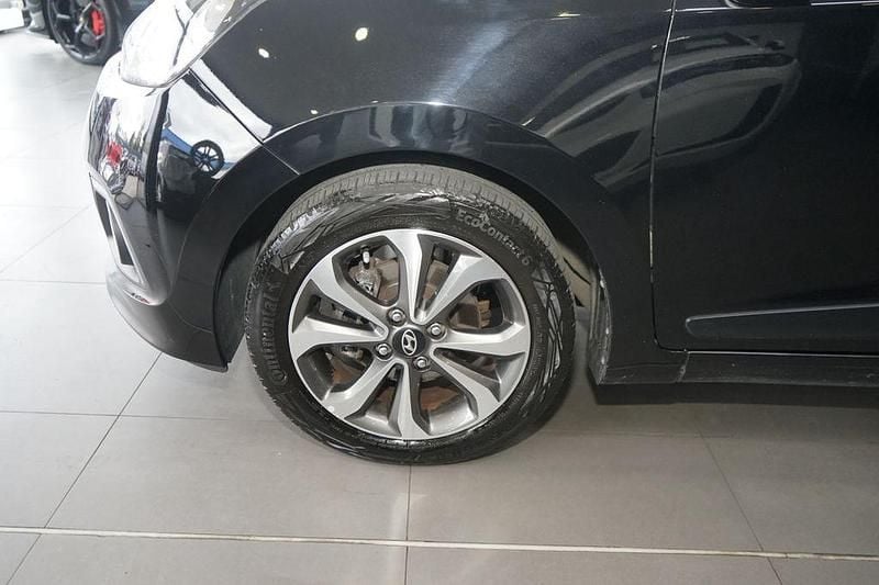 Gebraucht Hyundai i10 Passion 87 PS (63 kW) 2016 Schwarz Kleinwagen