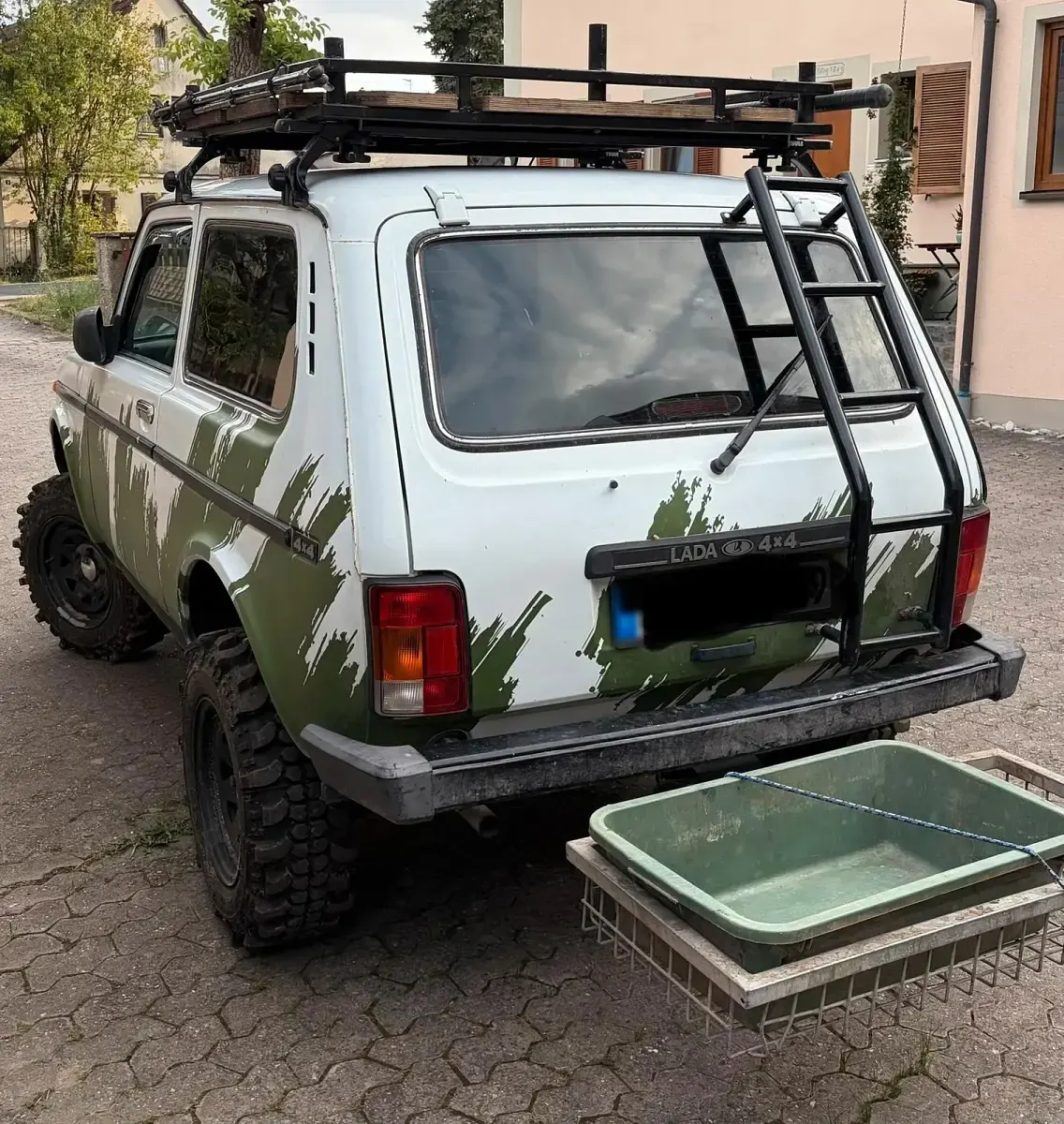 Gebraucht Lada niva 83 PS (61 kW) 2010 Weiß SUV