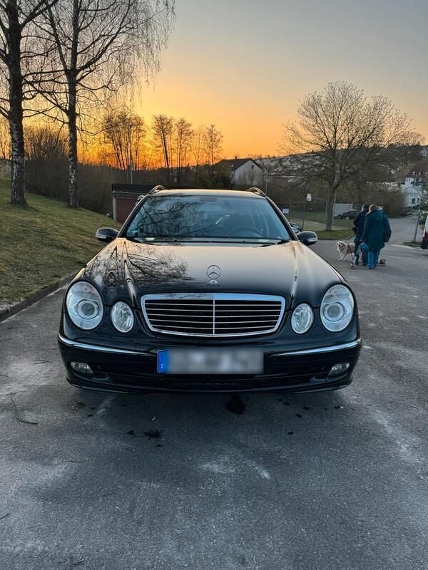 Schwarz Gebraucht 2007 Mercedes E200 Avantgarde Kombi | 3.500 € (Superpreis) - Bild 1/4