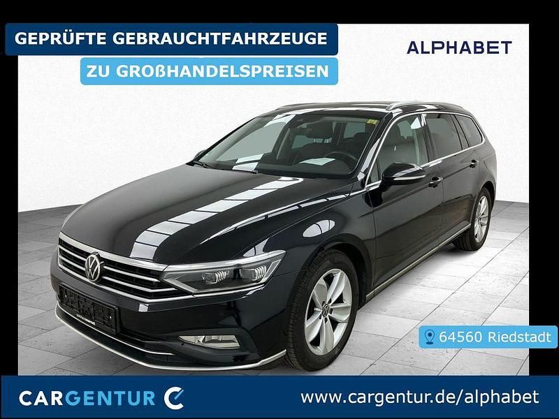 Deep black perleffekt Gebraucht 2021 VW Passat Elegance Kombi | 20.607 € (Superpreis) - Bild 1/2