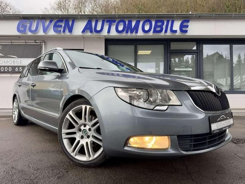 Gebraucht Skoda Superb Elegance 200 PS (147 kW) 2011 Grau Kombi
