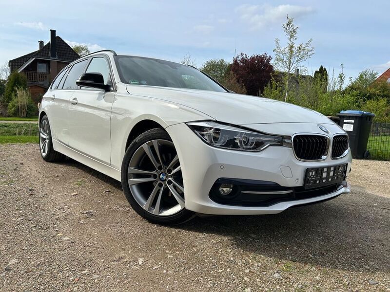Weiß Gebraucht 2019 BMW 318 Sport Line Kombi | 16.900 € - Bild 1/4