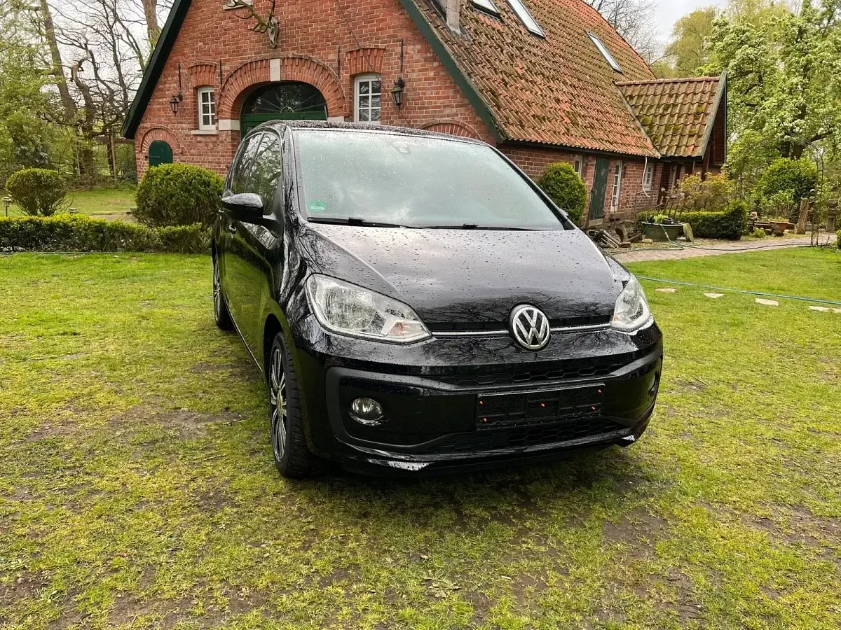 Second-hand VW up! 67 CP (49 kW) 2019 Negru Hatchback