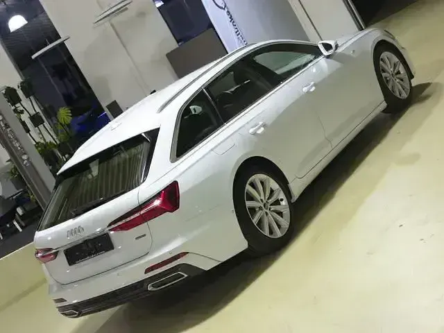 Gebraucht Audi A6 Sport 245 PS (180 kW) 2023 Gletscherweiss (metallic) Kombi