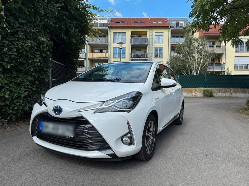 Weiß Gebraucht 2020 Toyota Yaris Kleinwagen | 13.000 € - Bild 1/4