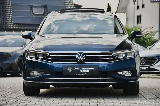 Gebraucht VW Passat Elegance 200 PS (147 kW) 2021 Blau Kombi