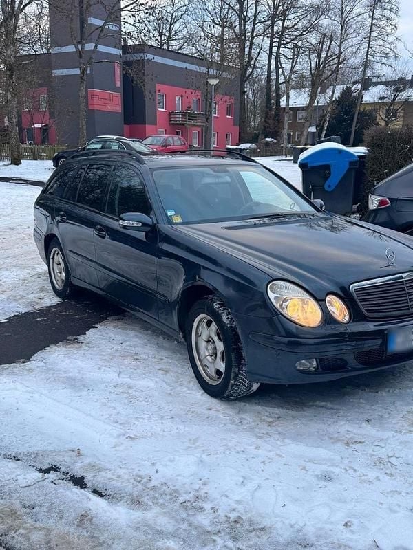 Gebraucht Mercedes E220 Classic 150 PS (110 kW) 2003 Kombi