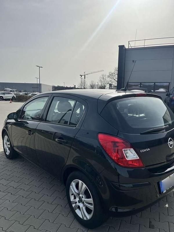 Gebraucht Opel Corsa Innovation 101 PS (74 kW) 2013 Schwarz Kleinwagen