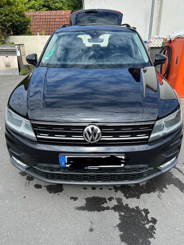 Schwarz Gebraucht 2016 VW Tiguan SUV | 13.800 € - Bild 1/4