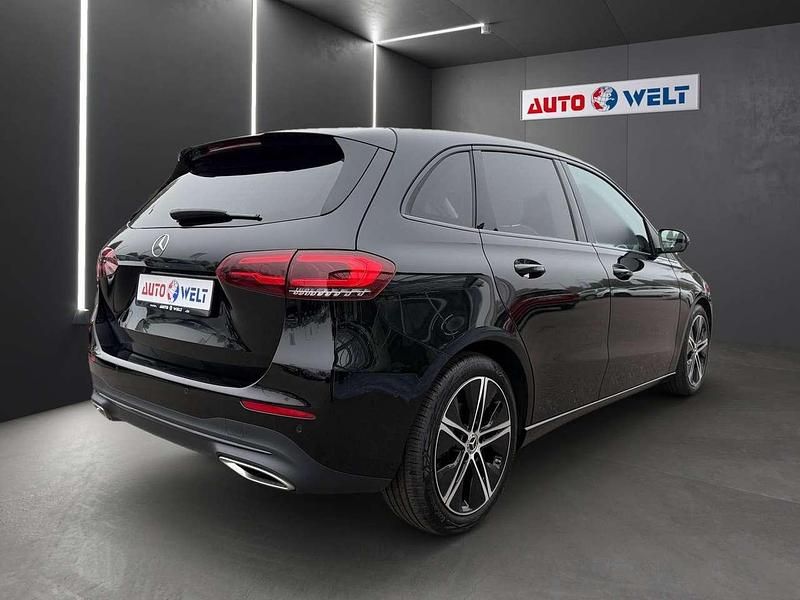 Gebraucht Mercedes B180 136 PS (100 kW) 2022 Schwarz Van / Kleinbus
