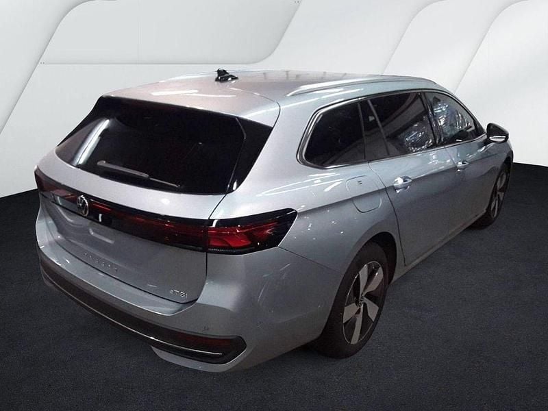 Gebraucht VW Passat Business 150 PS (110 kW) 2025 Oyster silver metallic Kombi