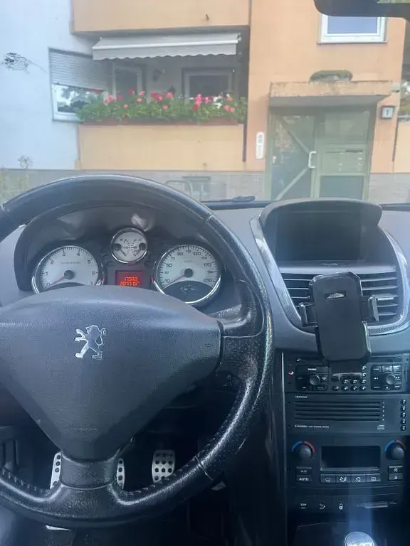 Gebraucht Peugeot 207 Platinum 150 PS (110 kW) 2007 Rot Kleinwagen