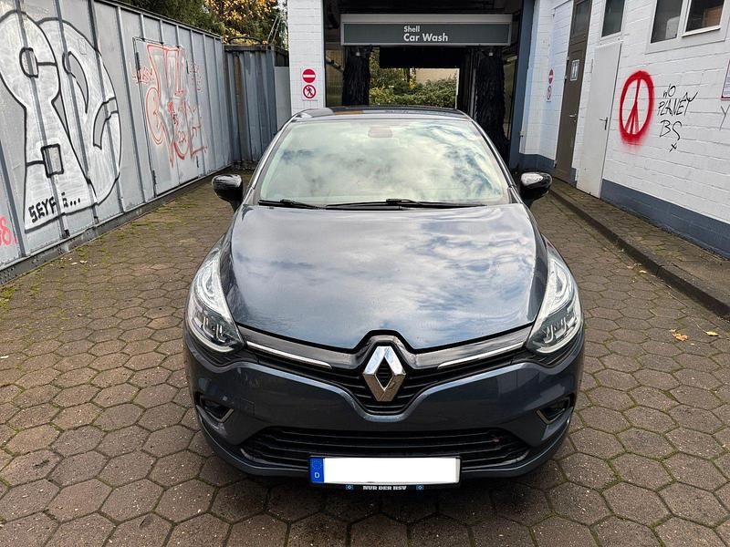 Grau Gebraucht 2017 Renault Clio IV LIMITED Kleinwagen | 6.790 € (Guter Preis) - Bild 1/4