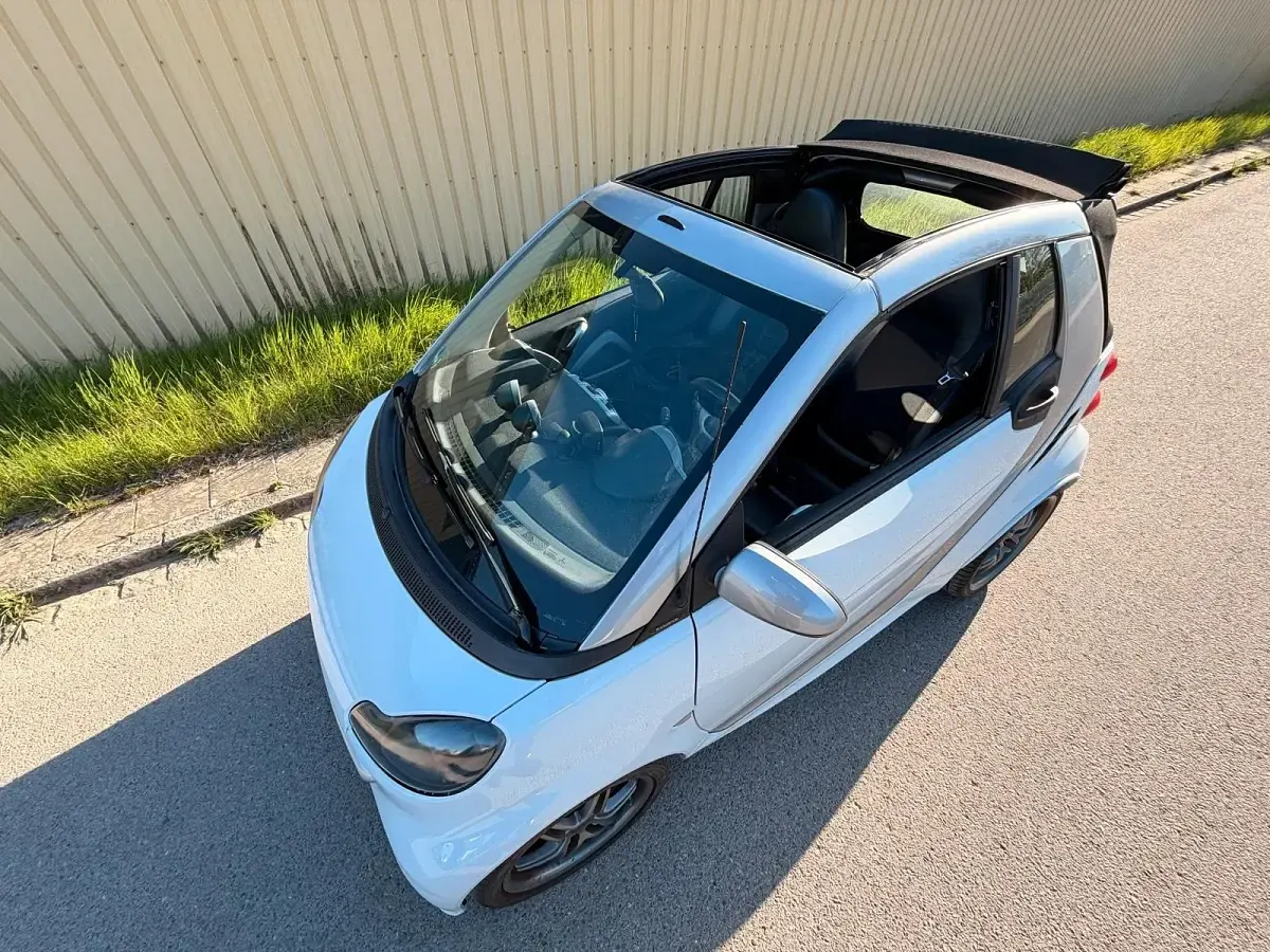 Gebraucht Smart ForTwo Cabrio Brabus 102 PS (75 kW) 2009 Weiß Cabrio