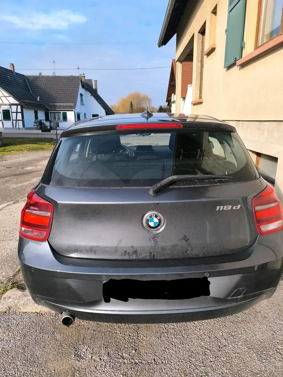 Gebraucht BMW 118 143 PS (105 kW) 2015 Grau Kleinwagen