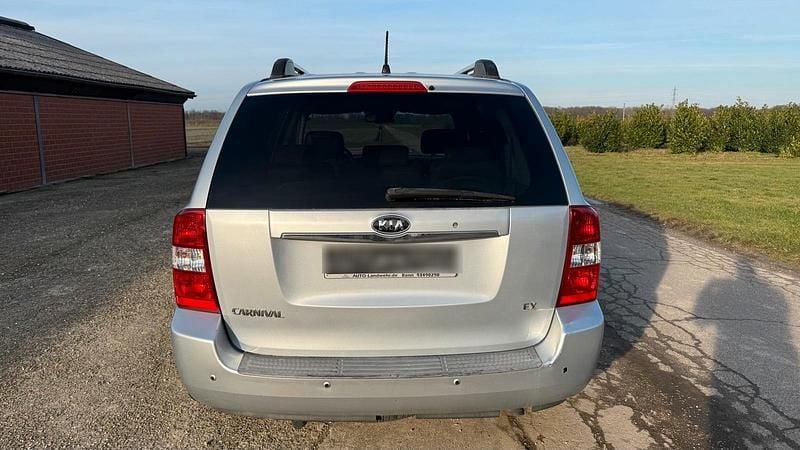 Gebraucht Kia Carnival 2007 Silber Van / Kleinbus