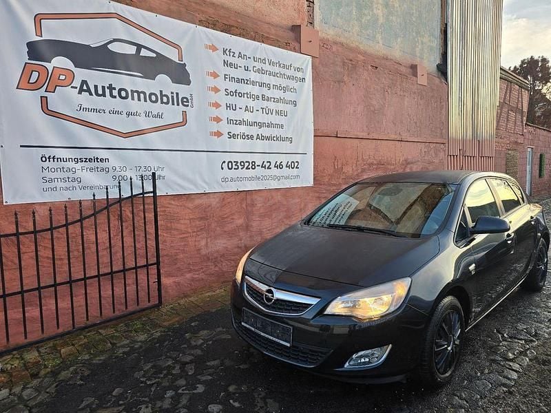 Schwarz Gebraucht 2012 Opel Astra Limousine | 3.990 € (Guter Preis) - Bild 1/4