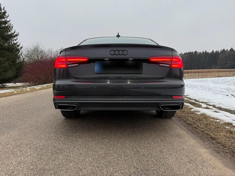 Gebraucht Audi A4 Business 190 PS (139 kW) 2019 Schwarz Limousine
