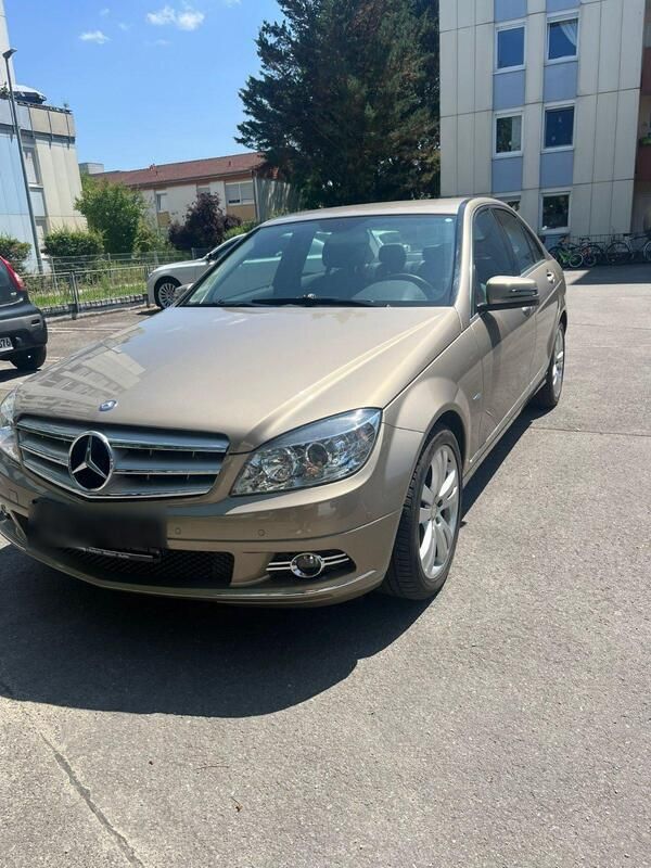 Beige Gebraucht 2009 Mercedes C220 Avantgarde Limousine | 13.800 € (Teuer) - Bild 1/4