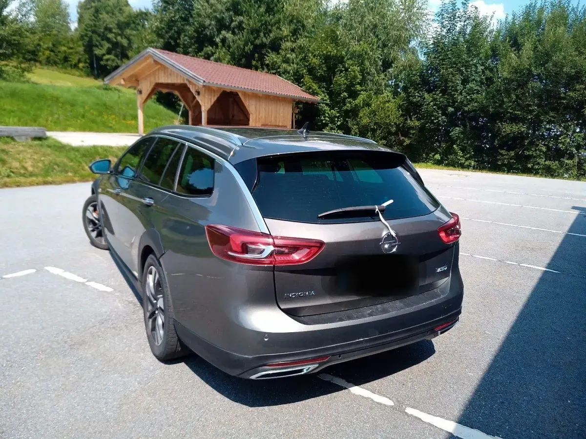 Gebraucht Opel Insignia Edition 170 PS (125 kW) 2018 Grau Kombi