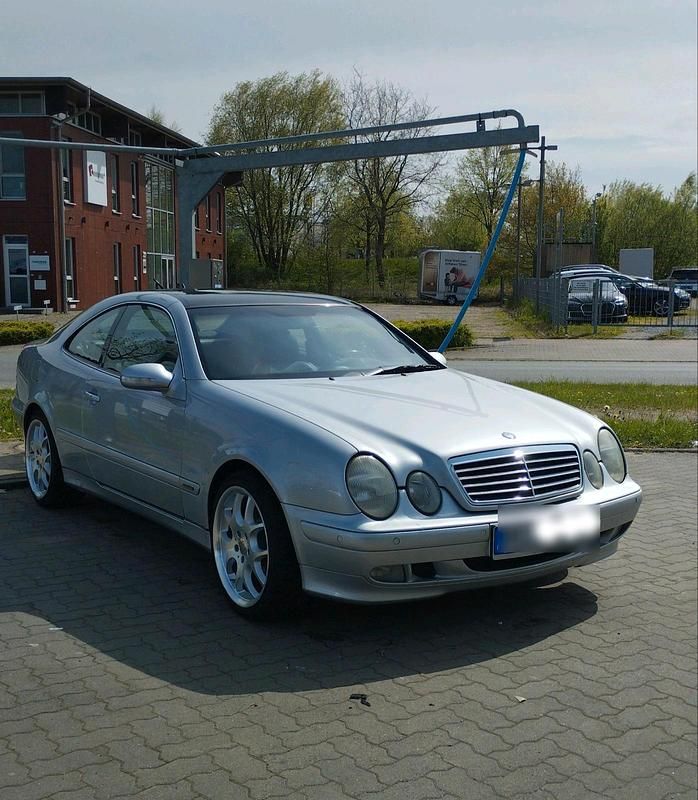 Silber Gebraucht 2000 Mercedes CLK320 Coupé | 2.495 € (Superpreis) - Bild 1/4
