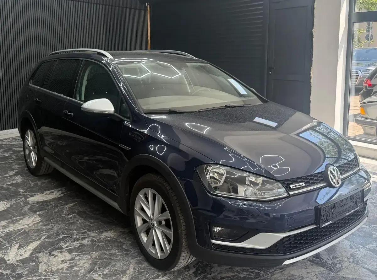 Gebraucht VW Golf Alltrack Basis 150 PS (110 kW) 2016 Blau Kombi