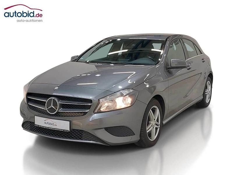 Gebraucht Mercedes A180 122 PS (89 kW) 2013 Grau Kleinwagen