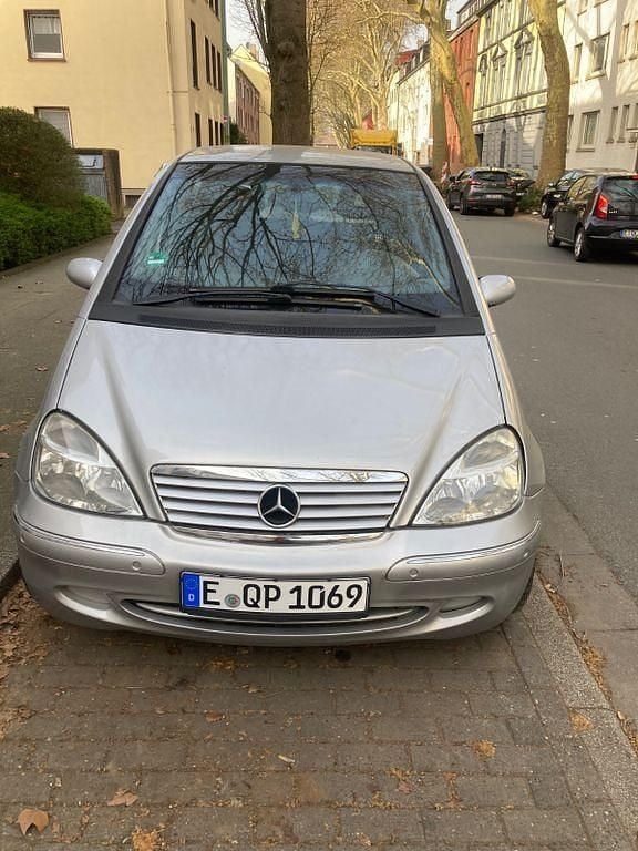 Gebraucht Mercedes A160 Elegance 102 PS (75 kW) 2003 Silber Van / Kleinbus