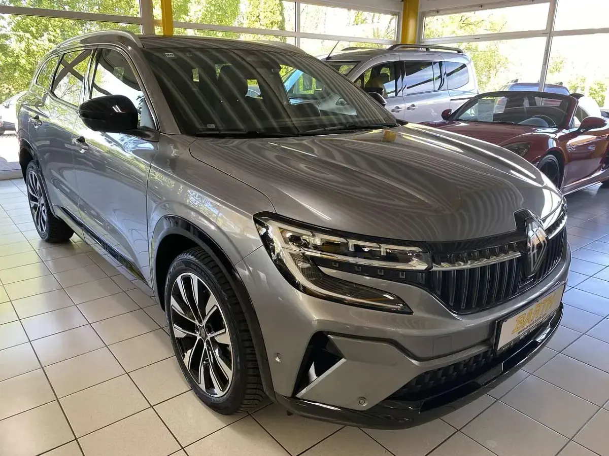 Second-hand Renault Espace Techno 131 CP (96 kW) 2024 Gri SUV
