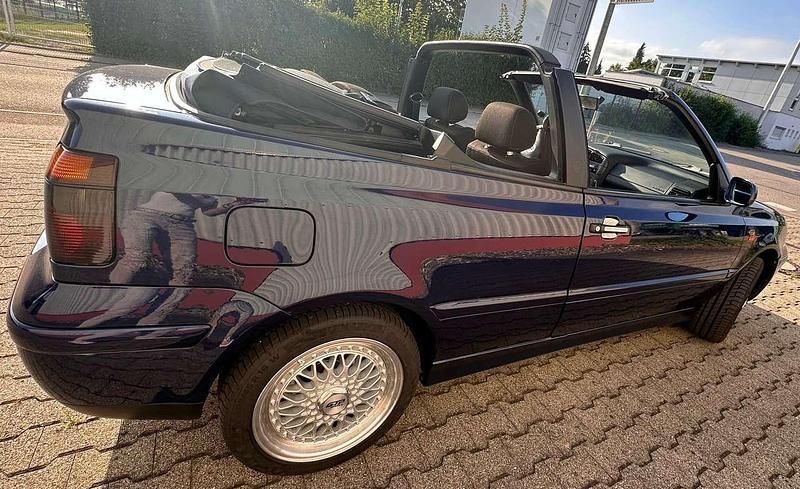 Blau Gebraucht 2000 VW Golf Cabriolet Classicline Cabrio | 11.500 € - Bild 1/4