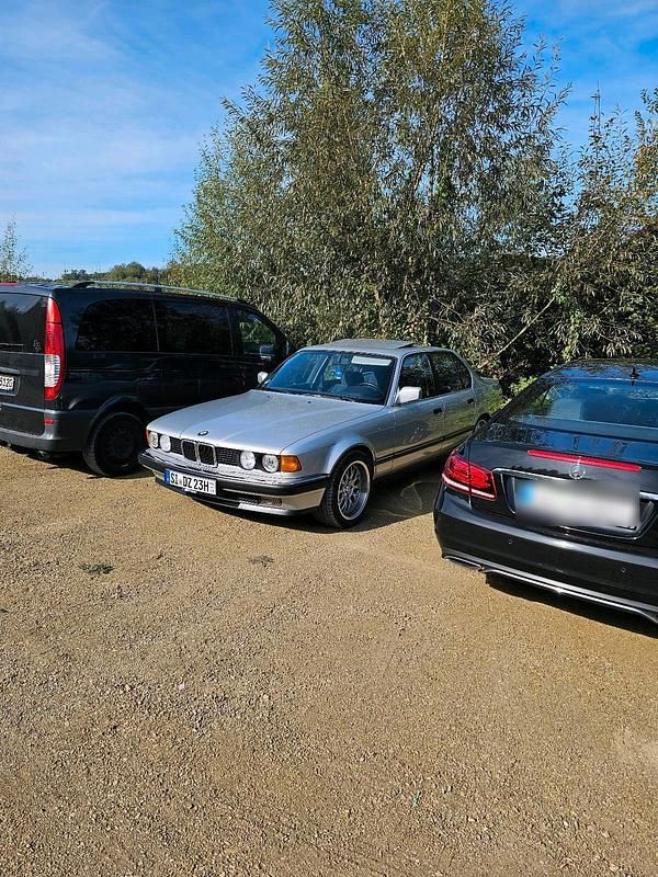 Silber Gebraucht 1990 BMW 735 Limousine | 13.900 € - Bild 1/4