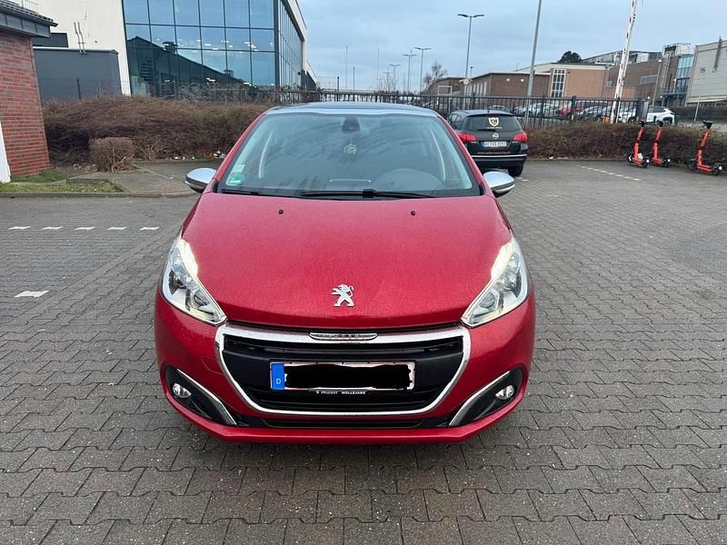 Gebraucht Peugeot 208 Allure 99 PS (72 kW) 2017 Rot Kleinwagen