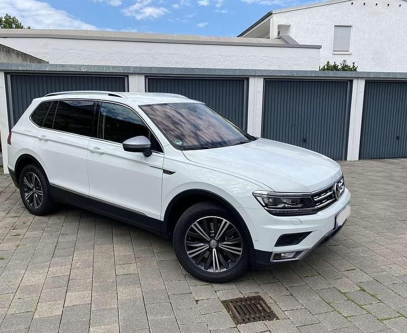 Weiß Gebraucht 2019 VW Tiguan Allspace Highline SUV | 34.300 € (Fairer Preis) - Bild 1/4