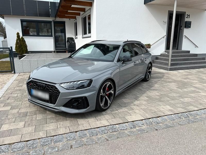 Second-hand Audi RS4 Competition 450 CP (330 kW) 2023 Gri Break