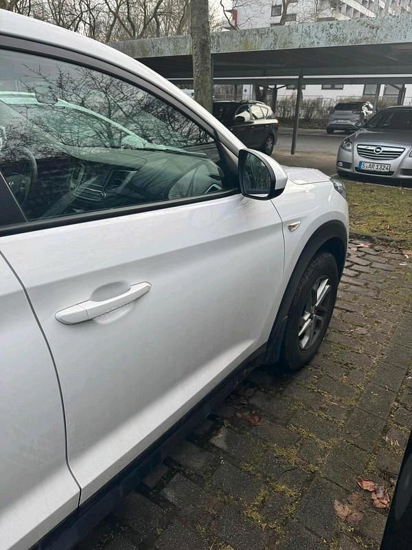 Gebraucht Hyundai Tucson 132 PS (97 kW) 2016 Grau SUV