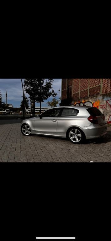 Silber Gebraucht 2007 BMW 120 Kleinwagen | 3.700 € (Fairer Preis) - Bild 1/3