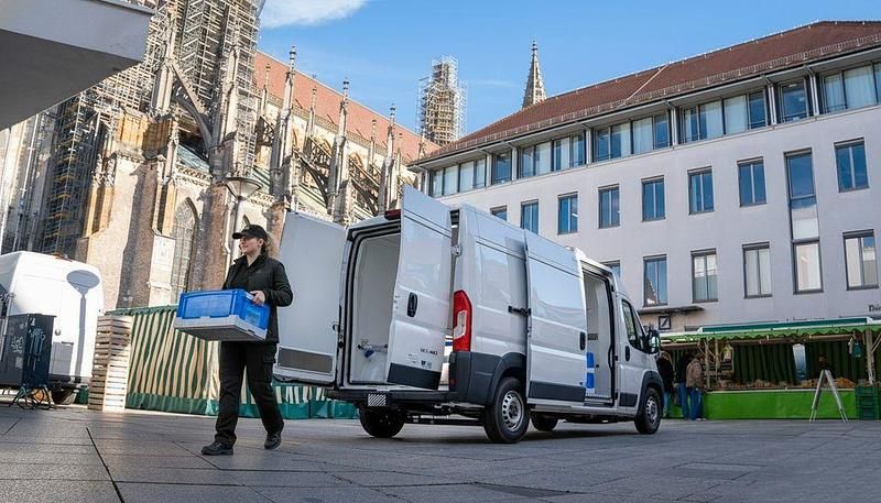 Neu Opel Movano 140 PS (102 kW) 2025 Weiß Van