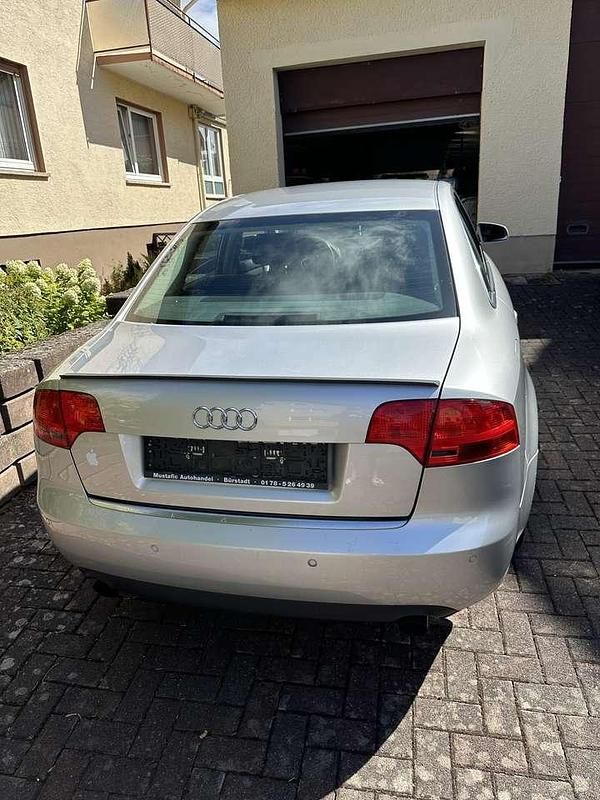 Silber Gebraucht 2005 Audi A4 Limousine | 2.000 € (Superpreis) - Bild 1/4