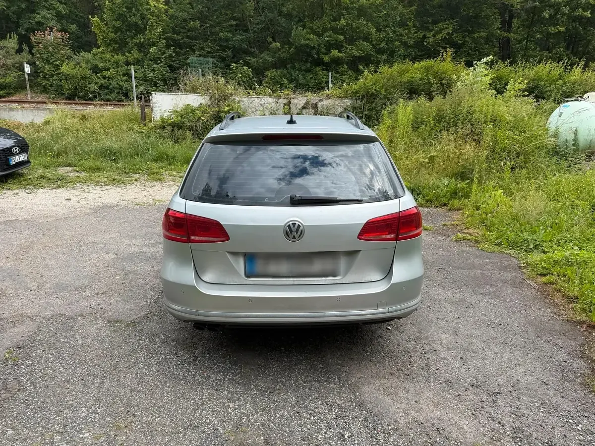 Gebraucht VW Passat 140 PS (102 kW) 2011 Silber Kombi