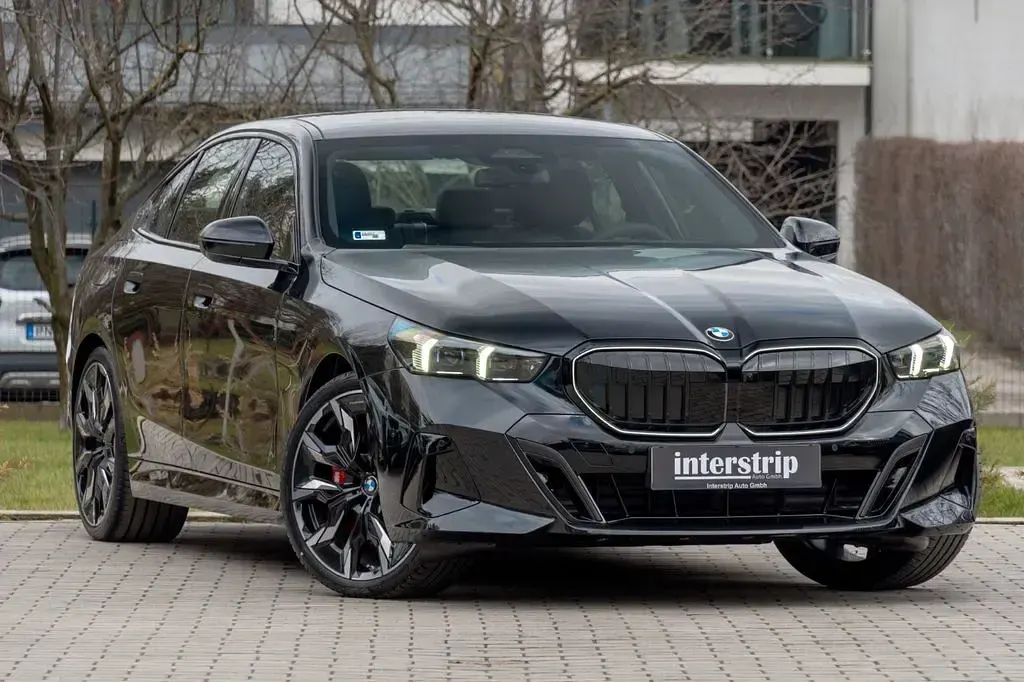 Gebraucht BMW 540 M Sport 303 PS (222 kW) 2026 Schwarz Limousine