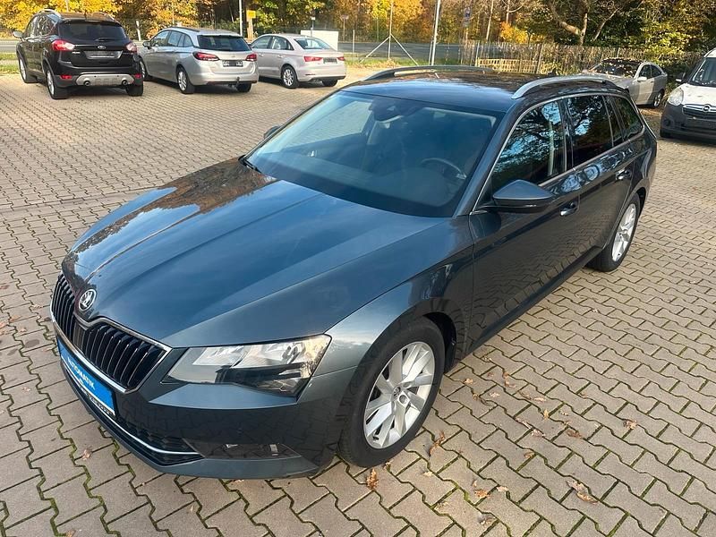 Quarzgrau metallic Gebraucht 2016 Skoda Superb Ambition Kombi | 14.990 € (Fairer Preis) - Bild 1/4