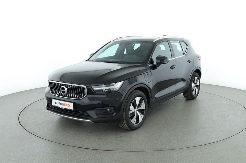 Schwarz Gebraucht 2021 Volvo XC40 Inscription SUV | 28.990 € - Bild 1/3