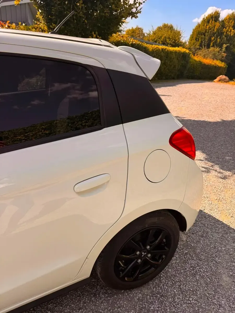Gebraucht Mitsubishi Space Star Top 80 PS (58 kW) 2015 Weiß Kleinwagen
