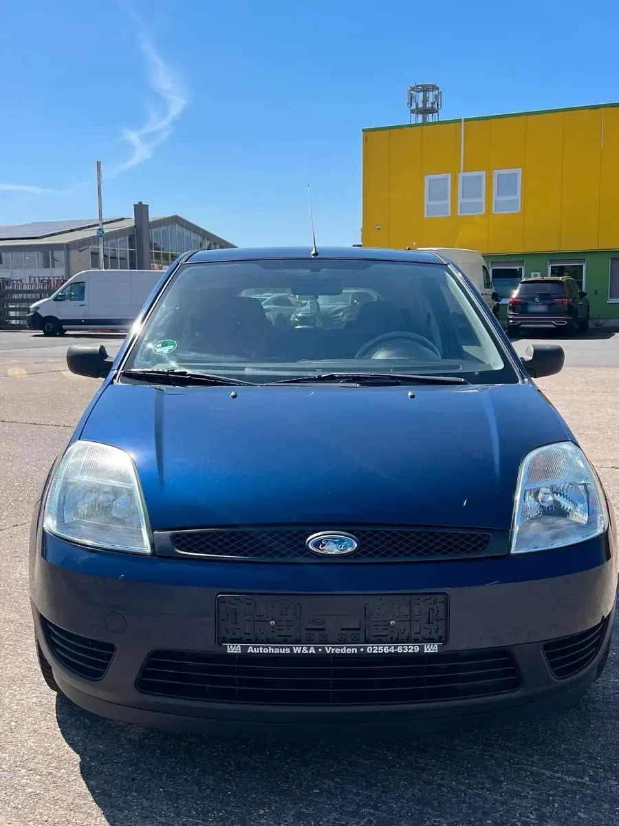 Gebraucht Ford Fiesta 60 PS (44 kW) 2004 Blau Kleinwagen