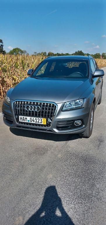 Grau Gebraucht 2015 Audi Q5 Comfort SUV | 21.990 € (Fairer Preis) - Bild 1/4