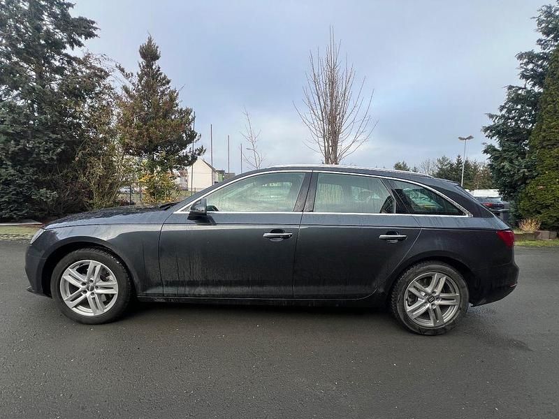 Gebraucht Audi A4 Design 150 PS (110 kW) 2016 Grau Kombi