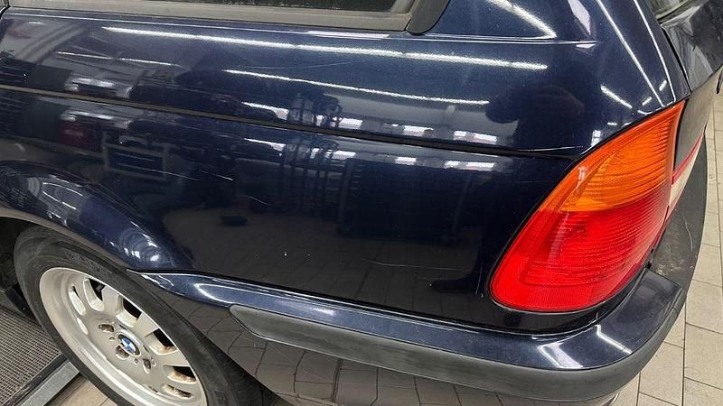 Gebraucht BMW 318 143 PS (105 kW) 2002 Blau Kombi