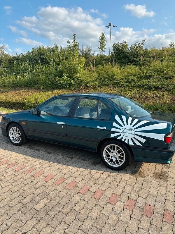 Grün Gebraucht 1996 Nissan Primera Limousine | 2.999 € (Teuer) - Bild 1/4